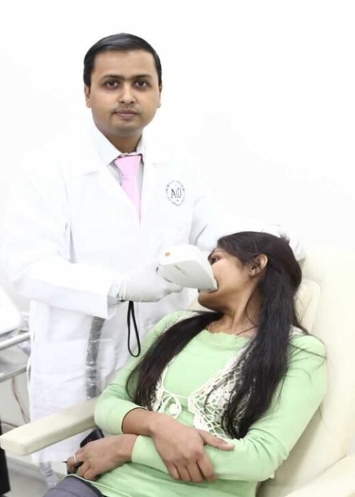 Dr_sumit_sumit_Gupta_Treating